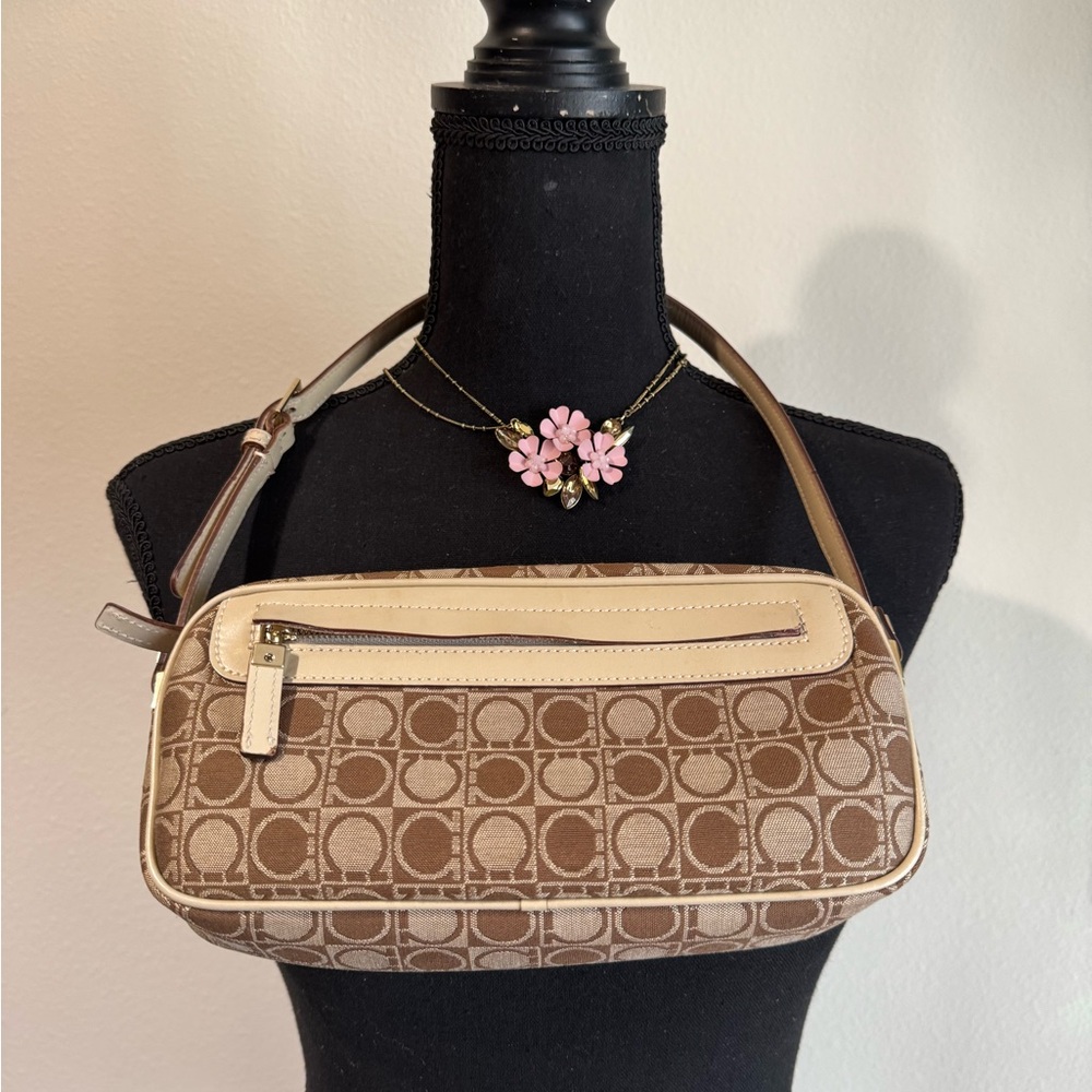 Salvatore Ferragamo AU-21-3323 Hand Pouch Shoulder Bag Gancini Leather... (EUC)
